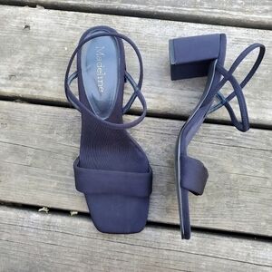Vintage 90s y2k Rachel Green Strappy Square Toe Chunky Heel Navy Blue Sandals 9